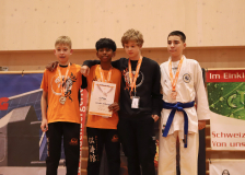 Phönix Cup, Staufen, 2024, Schweiz, Siegerehrung, Laarushan Sivarasalingam, Shinsei Kan Lenzburg, Aaron Häusermann, Christos Geerts, Nino Nikolov, Karate Club Niko-Wholen