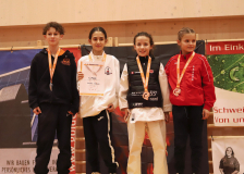 Phönix Cup, Staufen, 2024, Schweiz, Siegerehrung, Alessia Giacomo, Quirici2020, Shukokai Dojo Wetzikon, Shito Ryu Karate Do Uri, Shinsei Kan Lenzburg, Seya Deplazes, Samira Stagliano, Mona Schwerzmann