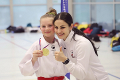 2024, Junior Karate League, Brugg, Windisch, Schweiz, Kumite, Elena Quirici, Viktoria Kolarova, Siegerehrung