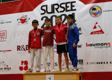2024, Schweizermeisterschaft, Sursee, Schweiz, Siegerehrung, Ippon Karaté Club Tivoli Genève, Karateschule Sursee, Karatedo Lyss-Aarberg, Karate Club Valais, Mathis Mendes Sousa, Jayden Ouk, Levin Vuong, Filip Nowotny