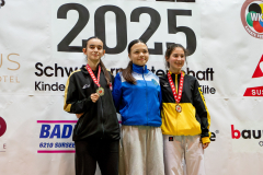 Siegerehrung, Schweiz, Schweizermeisterschaft, Sursee, 2025, Championnat Suisse, Swiss Championship, Switzerland, Karatedo Lyss-Aarberg, Naya Gnägi, Hayabusa Karate Do Basel, Karatecenter Reto Kern Kreuzlingen, Serena Payziner, Sylvie Näf