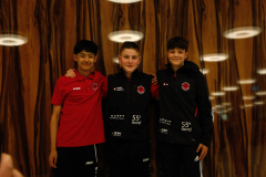 2024, Swiss International Junior Open, Basel, Schweiz, Siegerehrung, Kumite, Karl Ravas, Moris Bugatti, Elia Ochsner, Shukokai Dojo Wetzikon