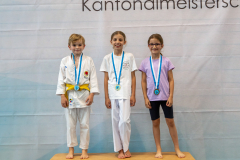 Sienna Costa,Brian Emmet Kargel,Olivia Mare,Bonstetten,Siegerehrung,2026,Zürcher Kantonalmeisterschaft,ZHKM,SHORIN RYU KARATE DO KLOTEN,ZANSHIN DO KARATE,KEIKO KAN BIRMENSDORF