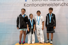 Yara Gandolfo,Emine Mazrekaj,Thanatchai Walder,Neil Saxena,Bonstetten,Siegerehrung,2026,Zürcher Kantonalmeisterschaft,ZHKM,SHORIN RYU KARATE DO KLOTEN,KARATE DIETLIKON