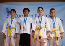 Kantonalmeisterschaft, Zürich, Bonstetten, 2025, Schweiz, Siegerehrung, Thiago Parades Arboleda, Shorin Ryu Karate Do Kloten, Nikola Sekulic, Shinku Karate Fehraltorf, Dojo Winti, Khan Kovacevic, Mickael Pinto Simoes