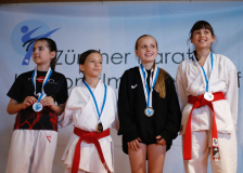 Kantonalmeisterschaft, Zürich, Bonstetten, 2025, Schweiz, Siegerehrung, Shukokai Dojo Wetzikon, Shorin Ryu Karate Do Kloten, Giusy Lanciano, Nippon Training Urdorf / Dietikon, Ayana Castioni, Lorena Krasniqi, SHOTOKAN KARATESCHULE WALLISELLEN, Diana Lierau