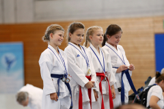 Kantonalmeisterschaft, Zürich, Bonstetten, 2024, Siegerehrung, Schweiz, Julia Weiss, Mira Hoffmann, Shukokai Dojo Wetzikon