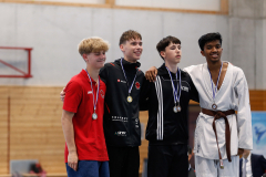Kantonalmeisterschaft, Zürich, Bonstetten, 2024, Siegerehrung, Schweiz, Melvin Kunz, Benjamin Appenzeller, Shukokai Dojo Wetzikon
